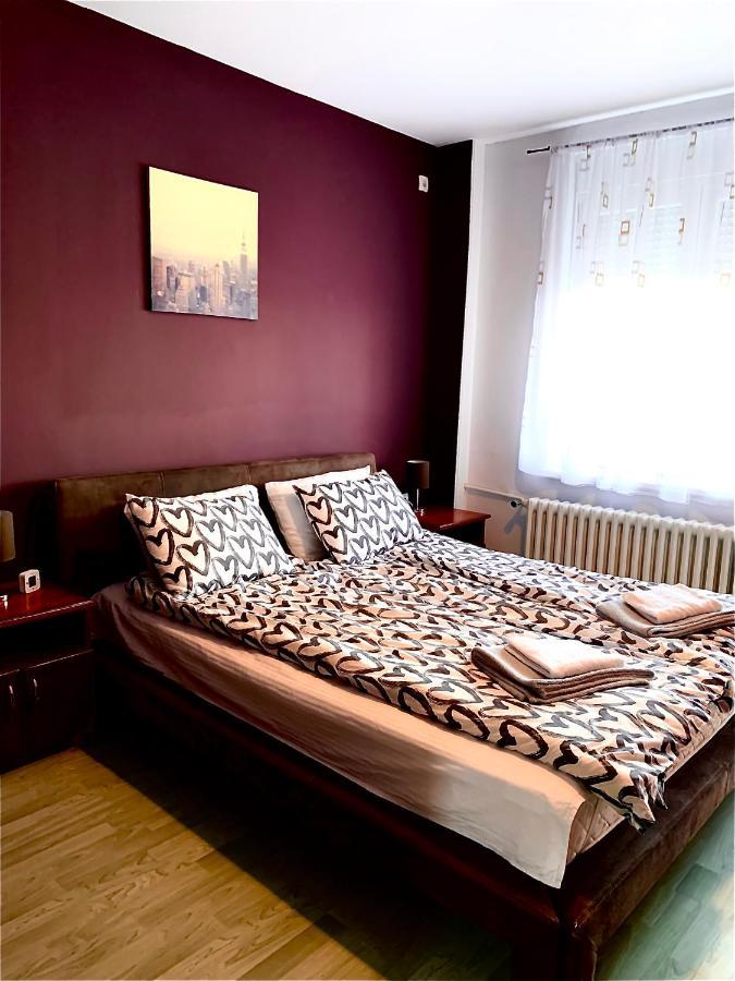 Apartman Danube Lägenhet Novi Sad Exteriör bild