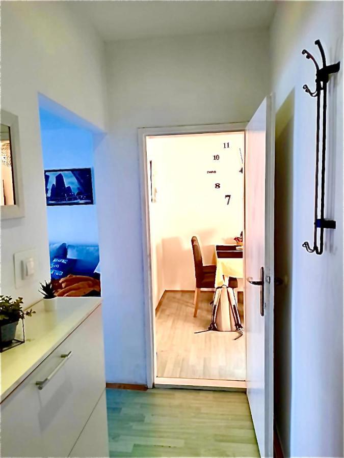 Apartman Danube Lägenhet Novi Sad Exteriör bild