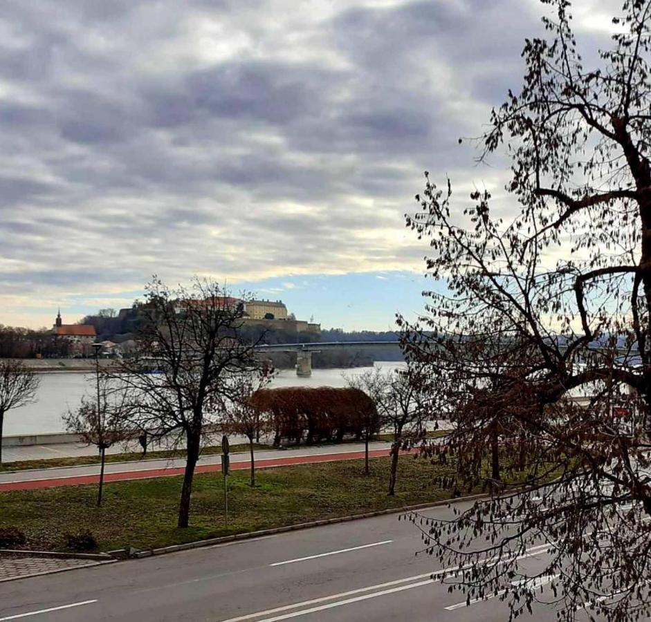 Apartman Danube Novi Sad Exteriör bild